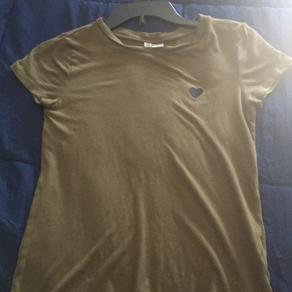 Women’s army green t-shirt